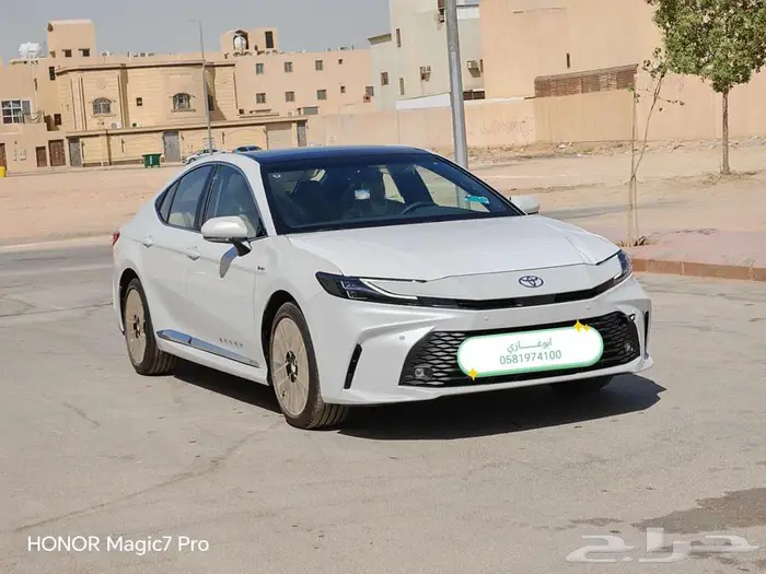 تويوتا كامري LE هايبرد موديل 2025 31