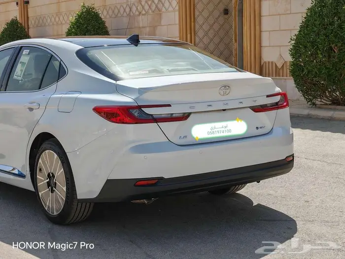 تويوتا كامري LE هايبرد موديل 2025 28