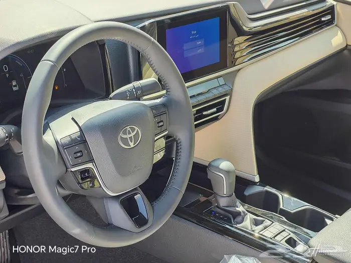 تويوتا كامري LE هايبرد موديل 2025 32