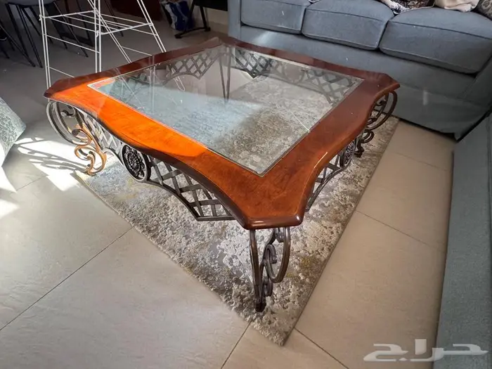 طقم طاولات خشب و زجاج ( لوجه الله للمحتاج ) 1