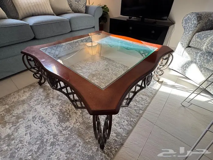 طقم طاولات خشب و زجاج ( لوجه الله للمحتاج ) 2