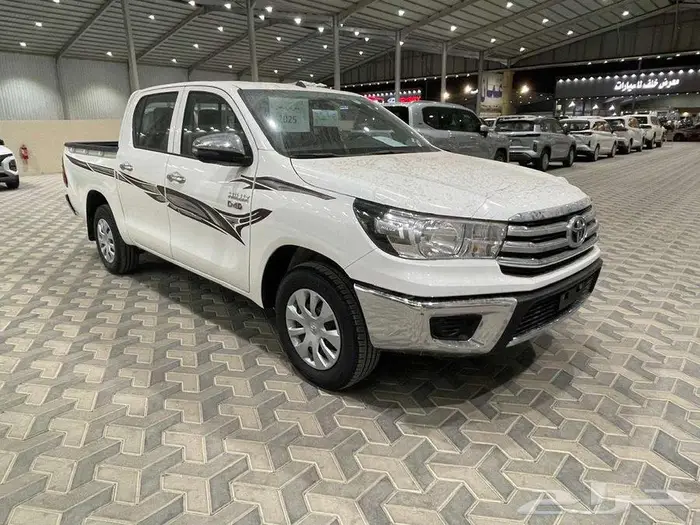 تويوتا هايلوكس GL غمارتين بدون دبل ديزل قير عادي 2025 1