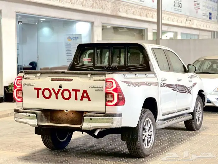 تويوتا هايلوكس غمارتين S-GLX 4 4 اوتوماتيك بنزين موديل 2025 20