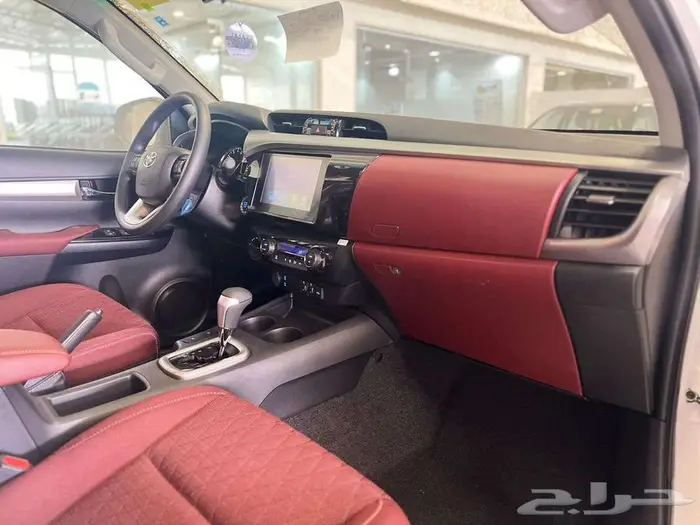 تويوتا هايلوكس غمارتين S-GLX 4 4 اوتوماتيك بنزين موديل 2025 13