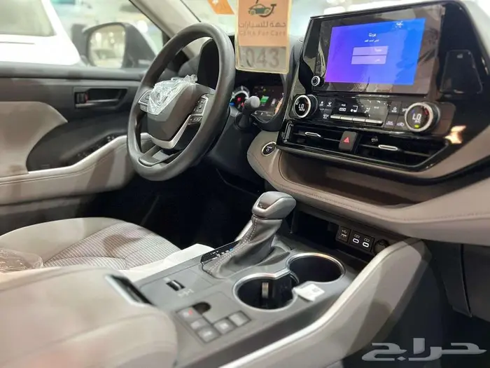 تويوتا هايلندر استاندر ونص فل GLE موديل 2025 . 19