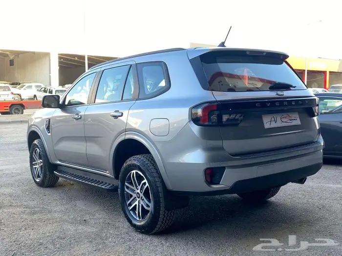 فورد ايفرست 2025 استاندر بنزين سعودي ( الوان فضي و اسود ) 17