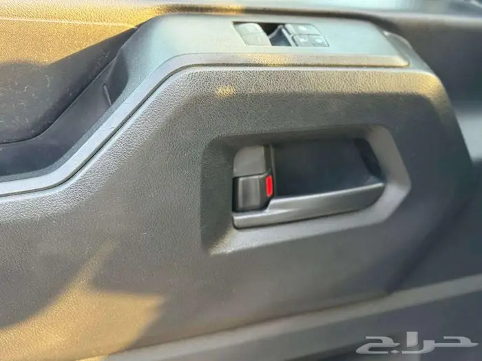 تويوتا فان بضاعه ديزل موديل 2020 - عداد 206 الف 6