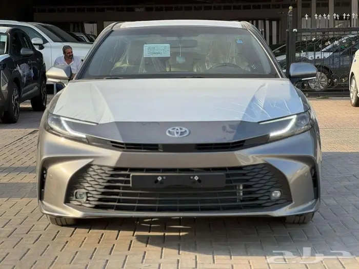 تويوتا كامري E بنزين 2025 0