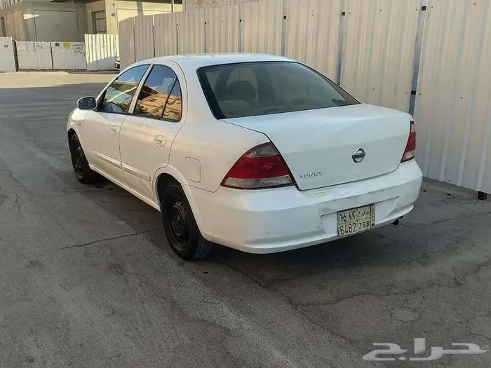 نيسان صني موديل 2011 للبيع 4