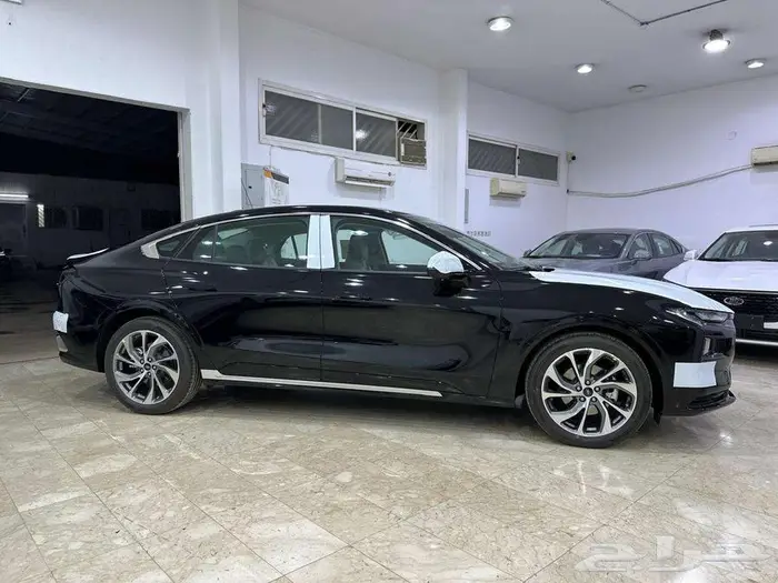 فورد تورس تيتانيوم اسود - 2026 3