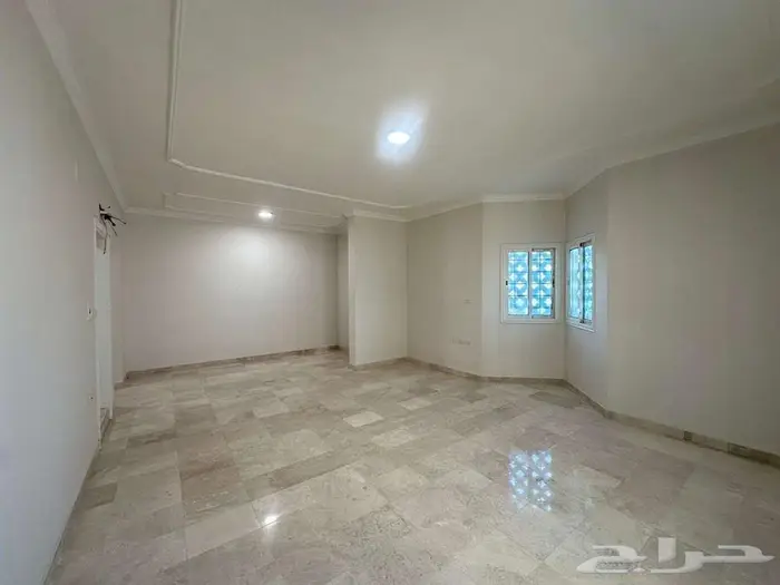 فيلا راقية للإيجار بحي النهضة 32