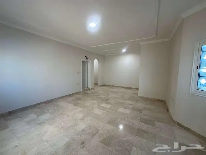 فيلا راقية للإيجار بحي النهضة 33