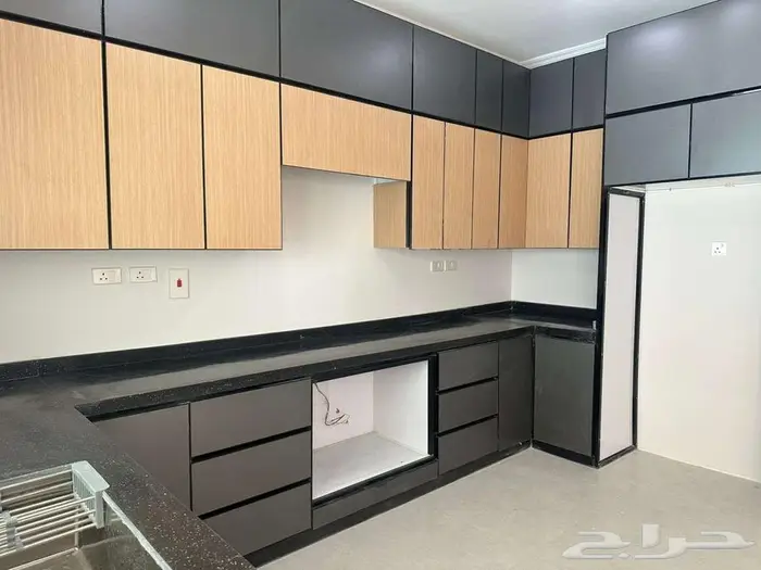 فيلا راقية للإيجار بحي النهضة 16