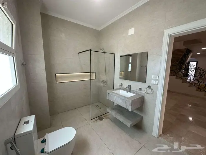 فيلا راقية للإيجار بحي النهضة 15