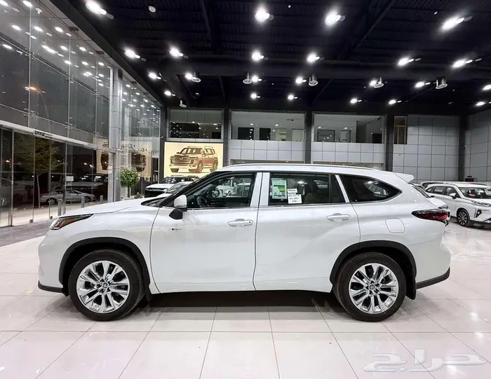 تويوتا هايلاندر ( LIMITED ) فل كامل موديل 2025 أقل الأسعار 4