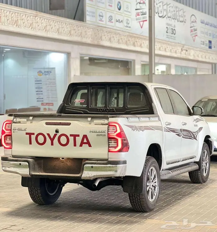 تويوتا هايلوكس غمارتين S-GLX 4 4 اوتوماتيك بنزين موديل 2025 5