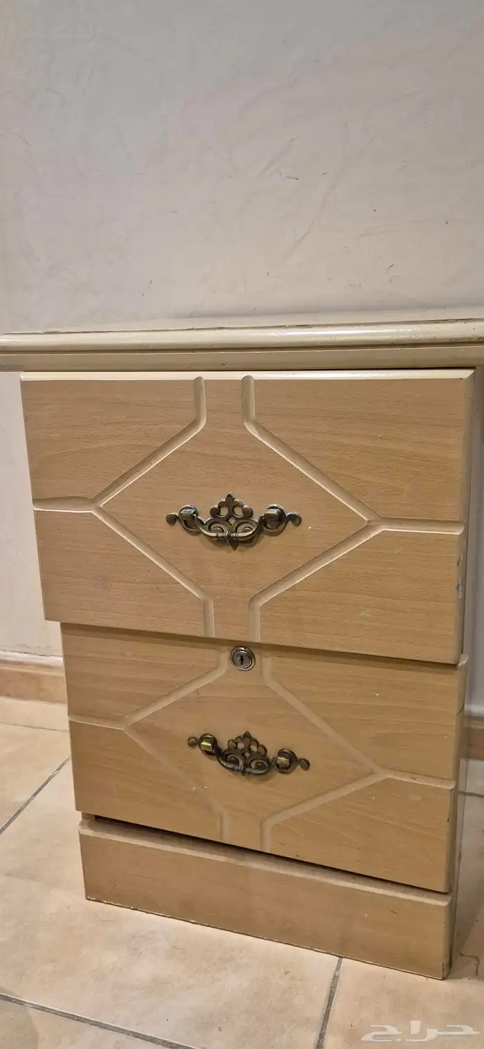 غرفة نوم أمريكي مستعملة نظيفة 0