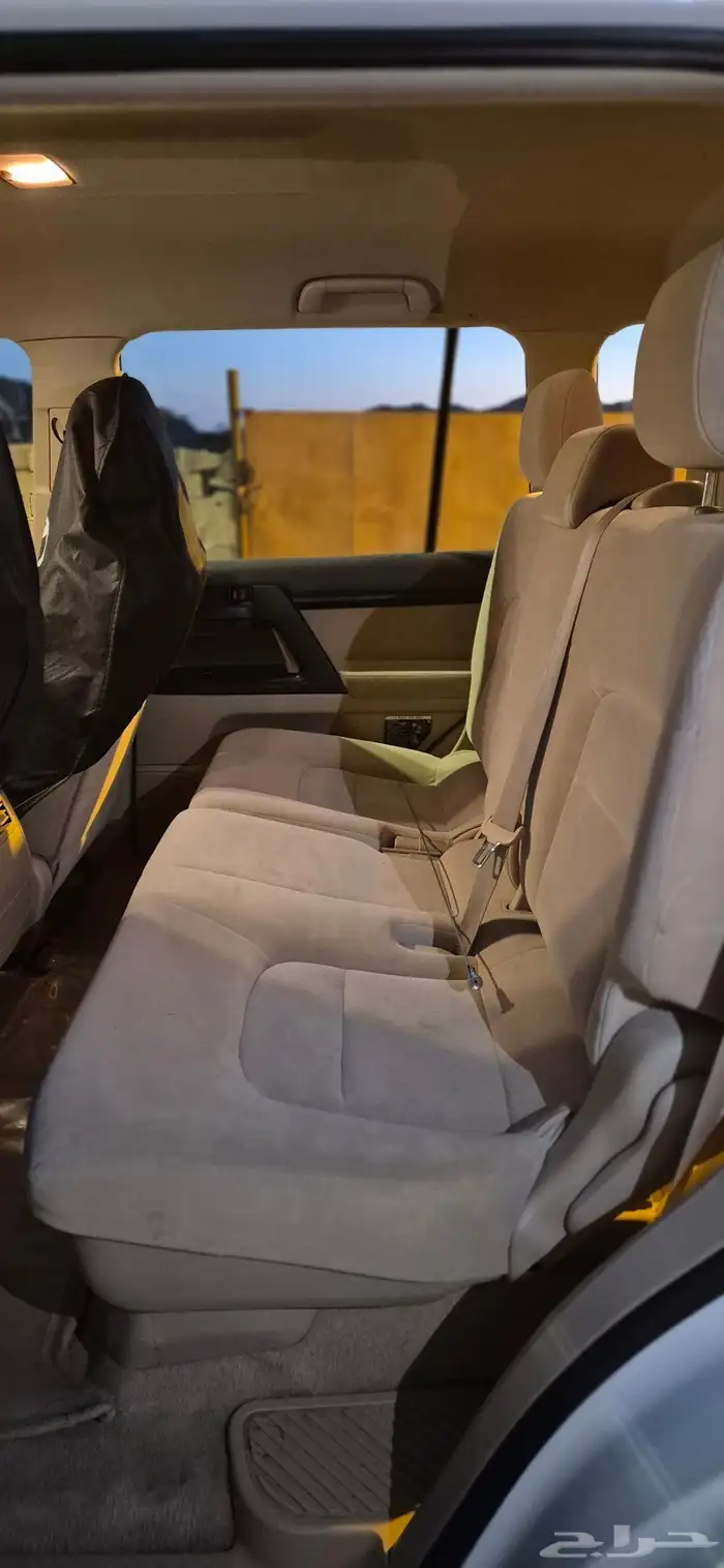 لاندكروزر 2015 مستعمل للبيع قير أوتوماتيك بنزين تويوتا 12