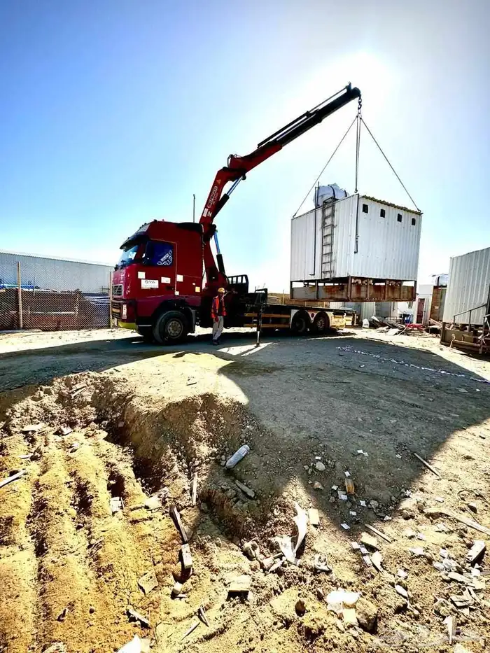 For rent a traveling crane inside Jeddah or outside Jeddah w 6