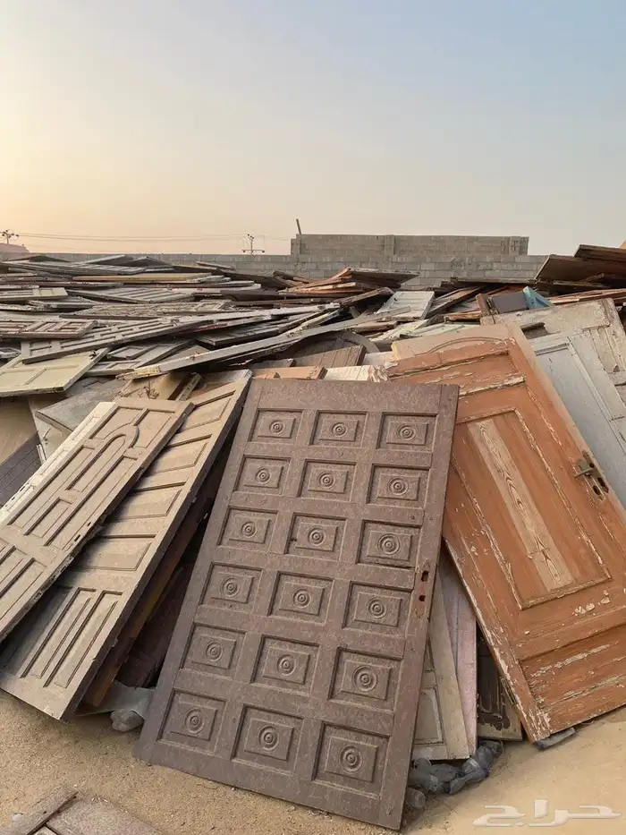 ابواب خشب كميه كبيره 2