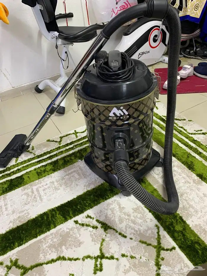 كوايه وثريا ومكنسة وجهاز رياضي وطاوله وشاشة 8