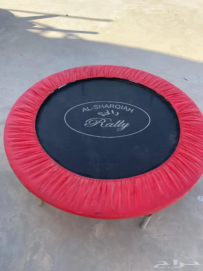 كوايه وثريا ومكنسة وجهاز رياضي وطاوله وشاشة 7