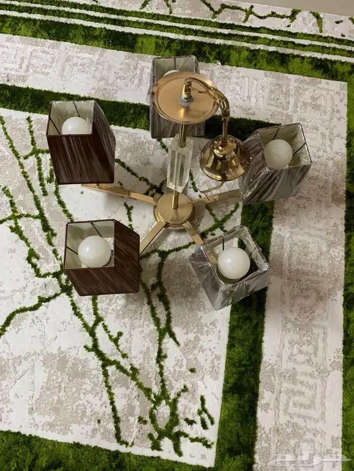 كوايه وثريا ومكنسة وجهاز رياضي وطاوله وشاشة 5