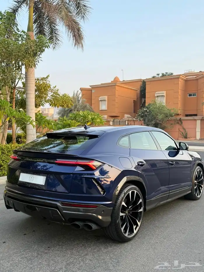 لامبورجيني اوروس 2020 فل كاربون - بحالة الوكالة 5