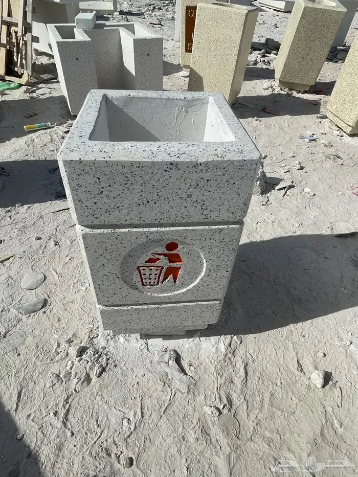 كراسي خرسانية واحواض زرع 65