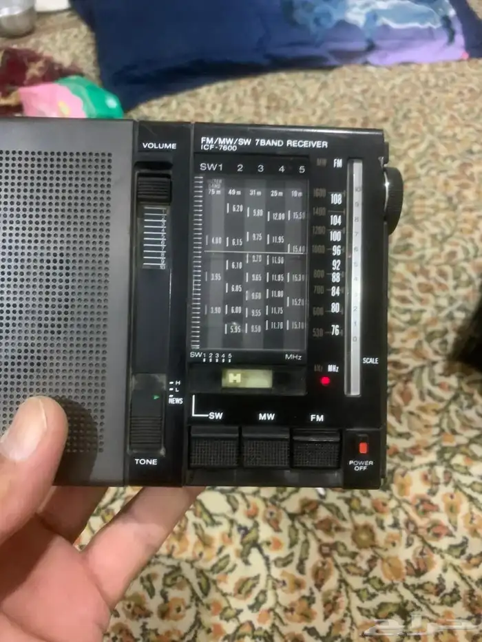 راديو ياباني قديم ماركة سوني حجم صغير شبه جديد 2