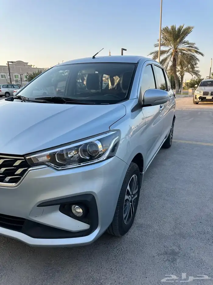 سيارة ارتيجا سوزوكي عائلية 7 راكب للبيع 1