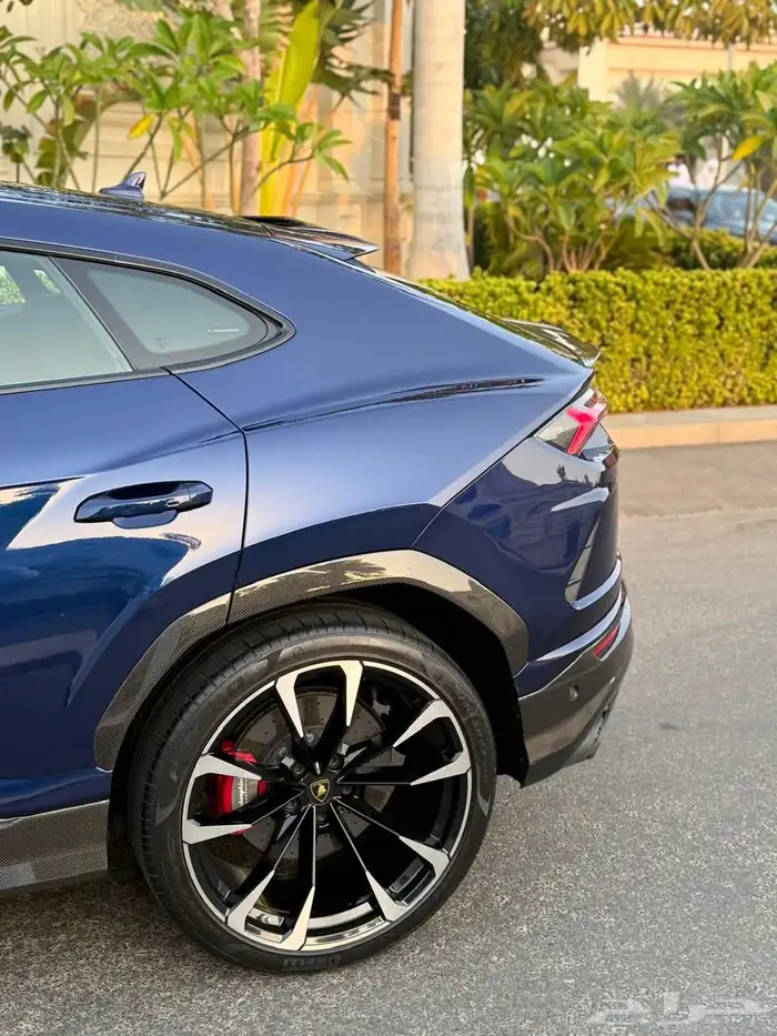 لامبورجيني اوروس 2020 فل كاربون - بحالة الوكالة 4