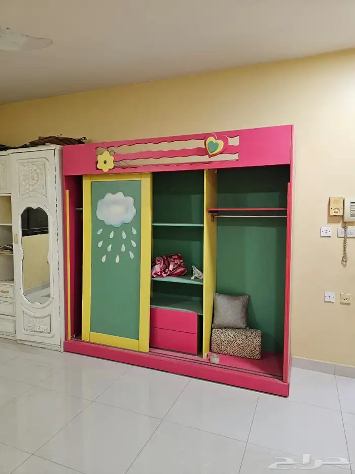 دواليب واسرة وكنبات مستعمله للبيع 1