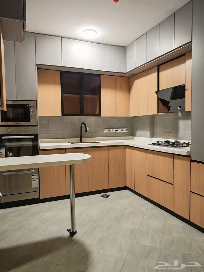 شقه للايجار الحمدانيه الفلاح 10