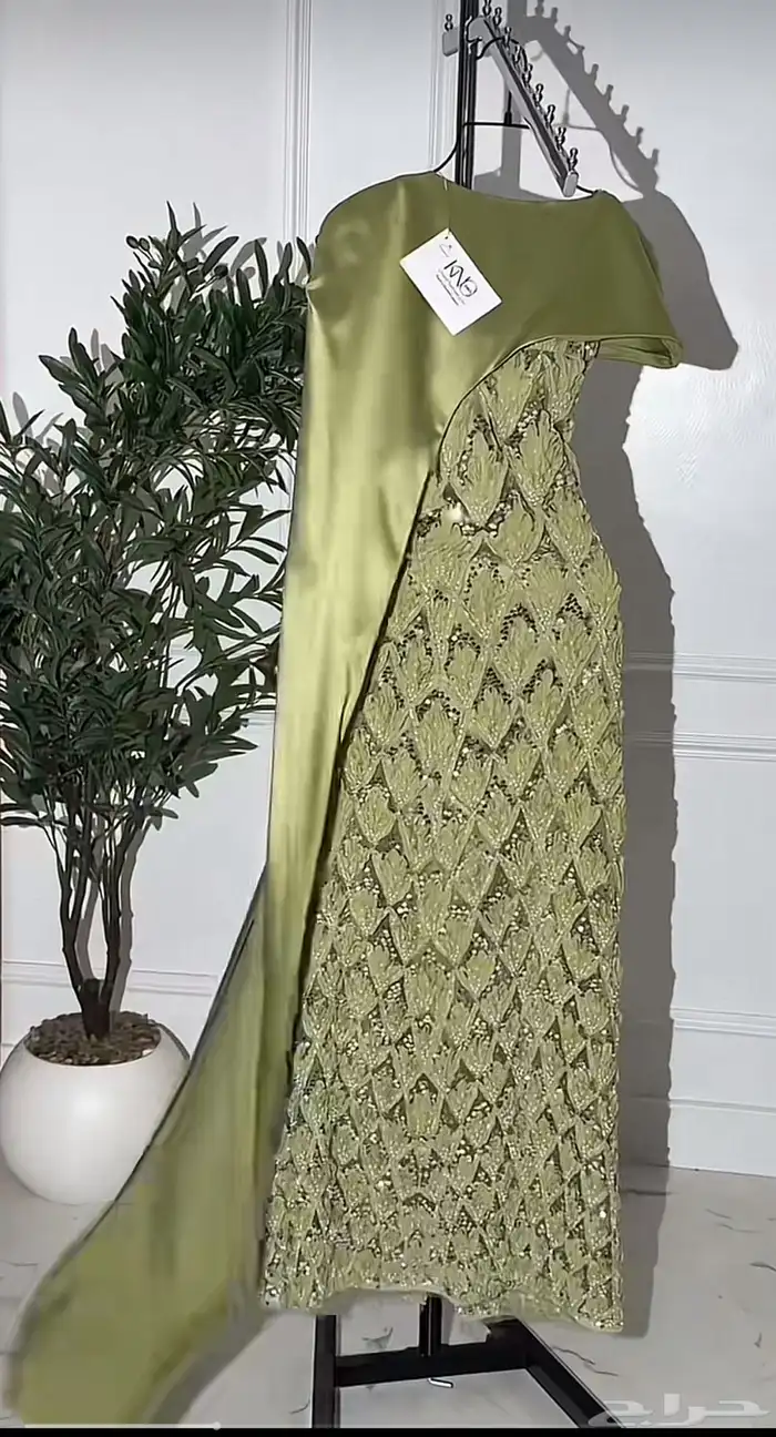 فستان جديد لم يلبس 0