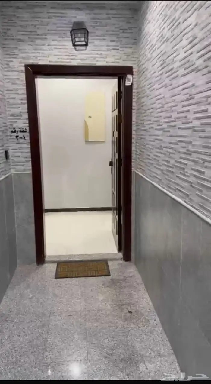 شقة مؤثثه جزئيا للإيجار في حي التيسير 9