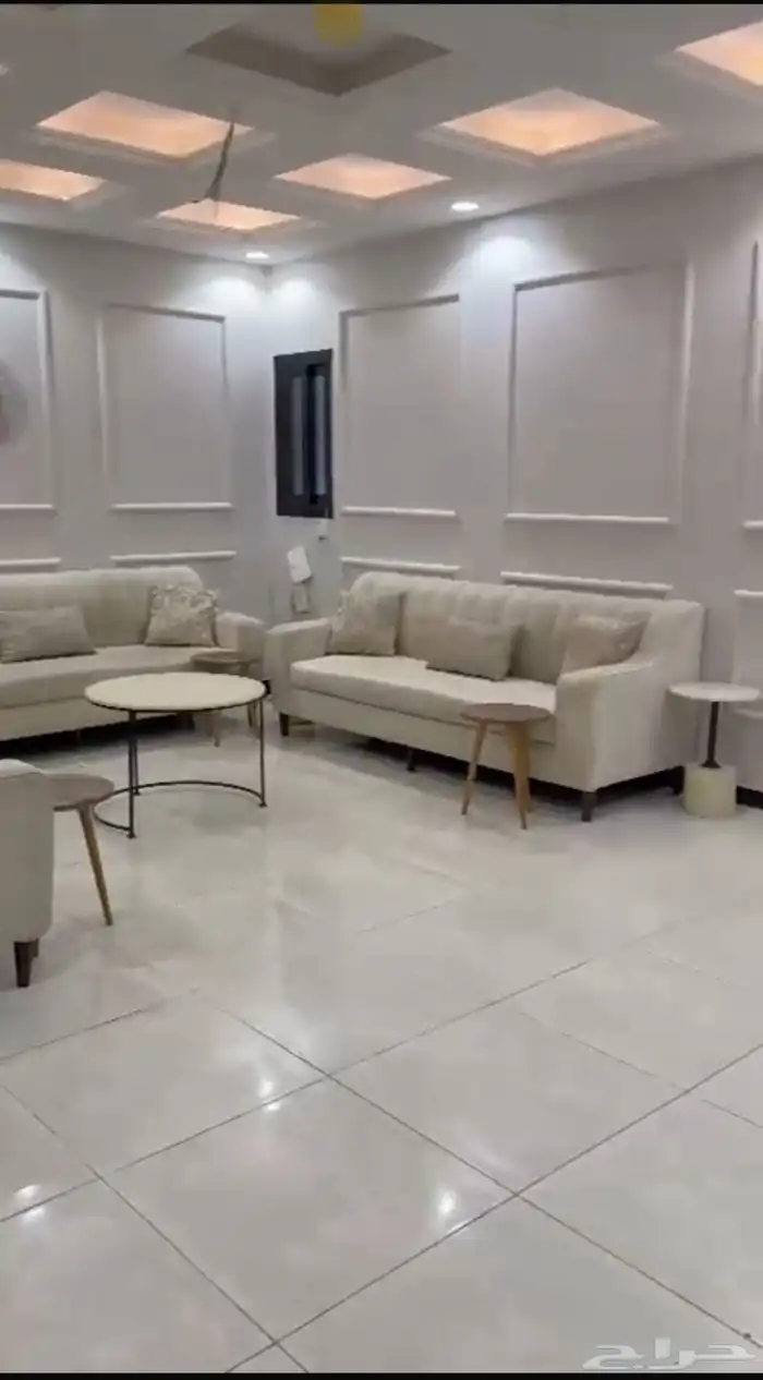 شقة مؤثثه جزئيا للإيجار في حي التيسير 1