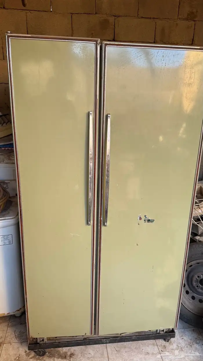 3 ثلاجات و 5 غسالات للبيع جميع 2