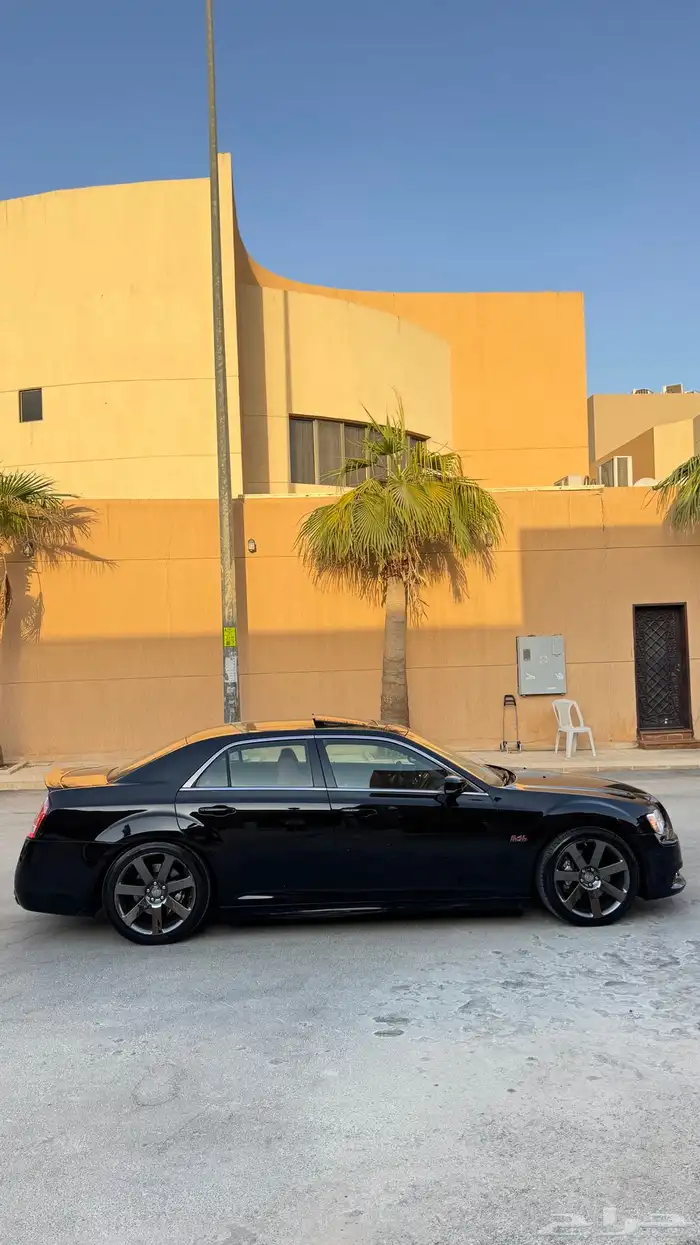 كرايسلر srt بلاك اديشن 2013 1