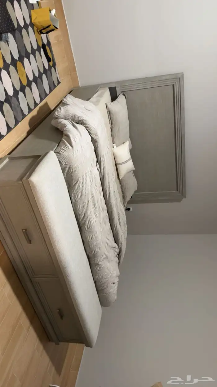 سرير و كنب و طاله تلفزيون و تسريحه 0