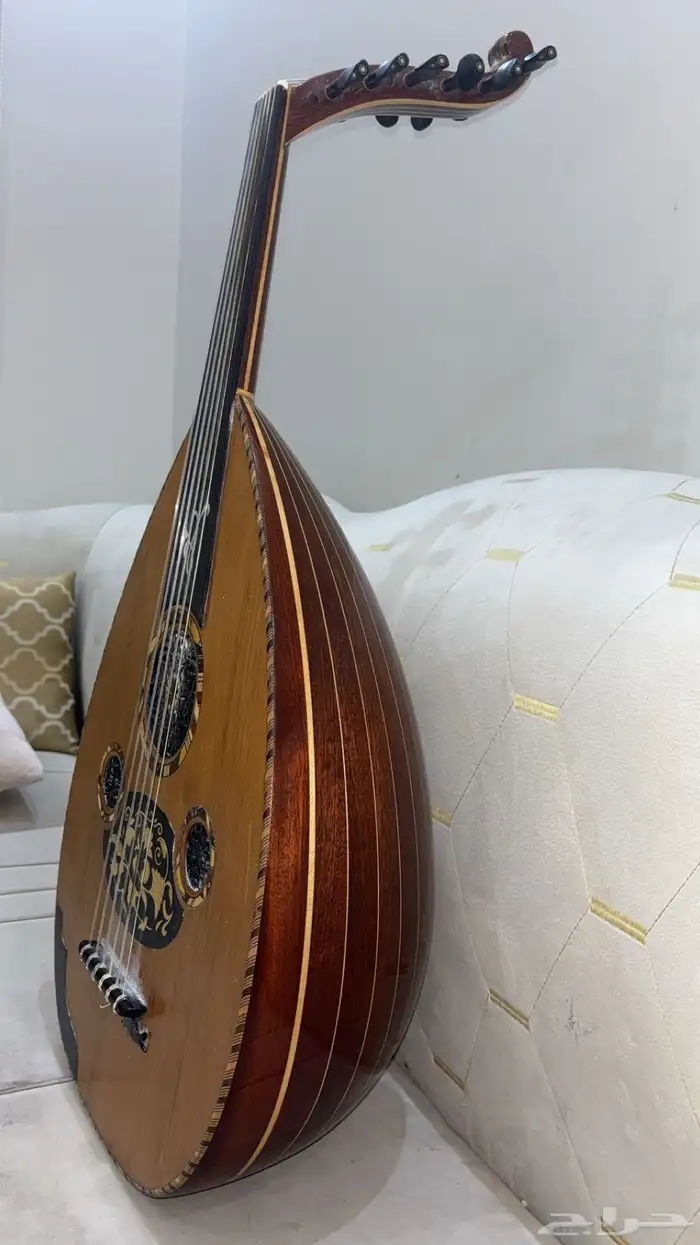 عود زرياب فاخر تصميم عراقي للبيع بسعر مغري 2