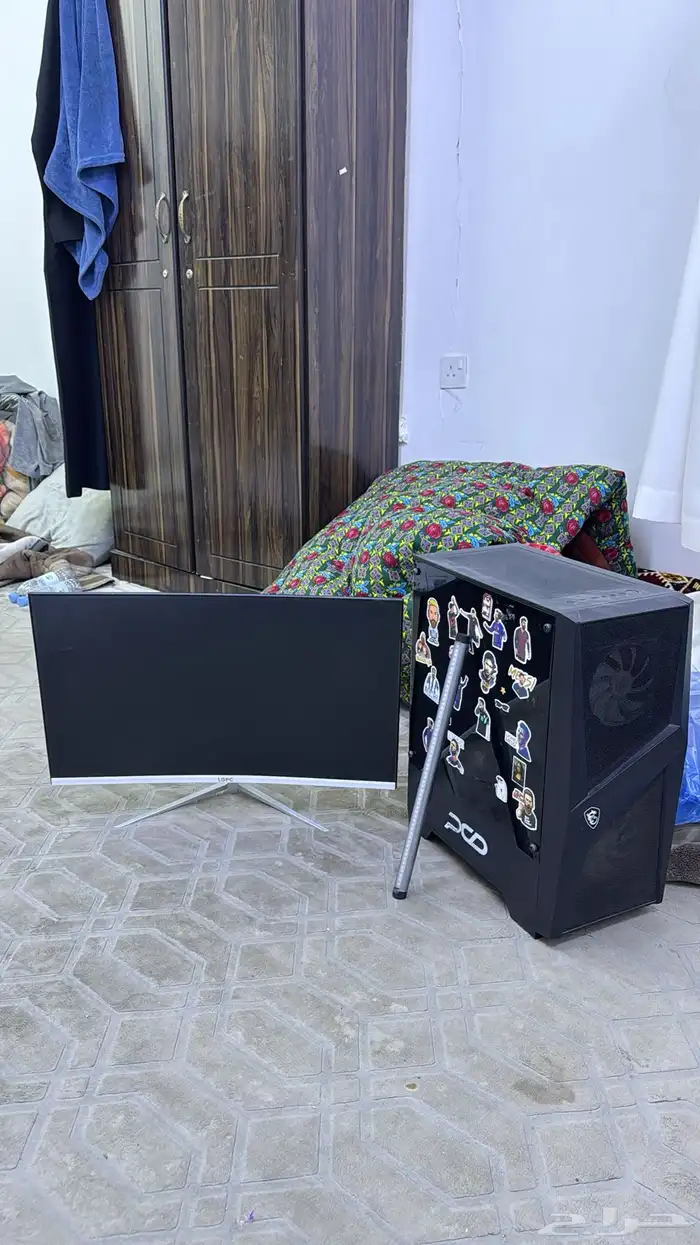 بي سي مع شاشه للبيع 1