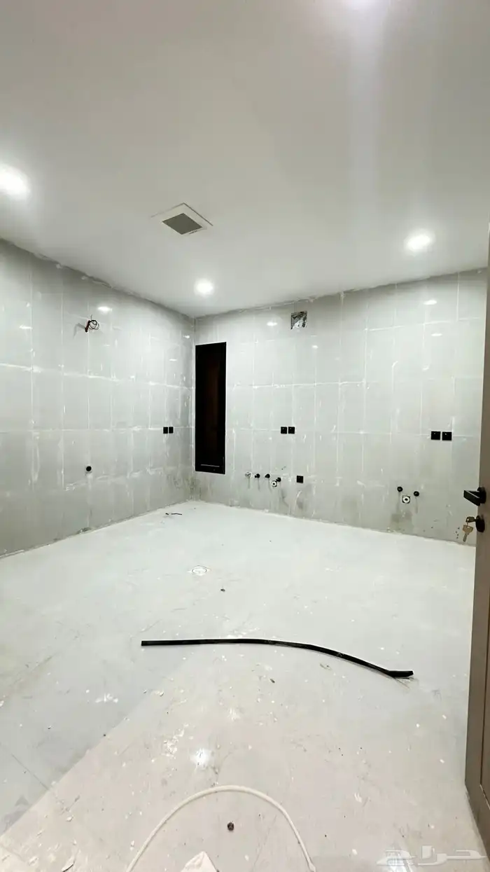 للبيع شقق حي بدر تتكون من 6غرف 9