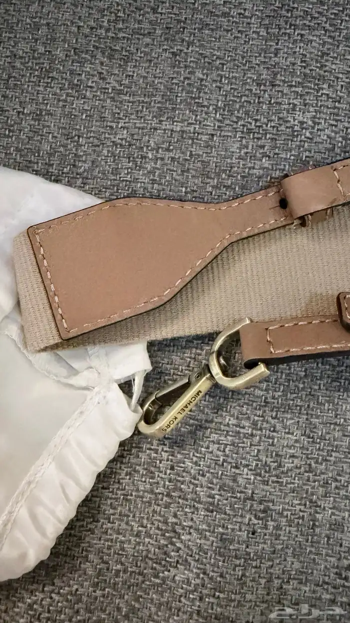 شنطة للبيع 300 ريال 2