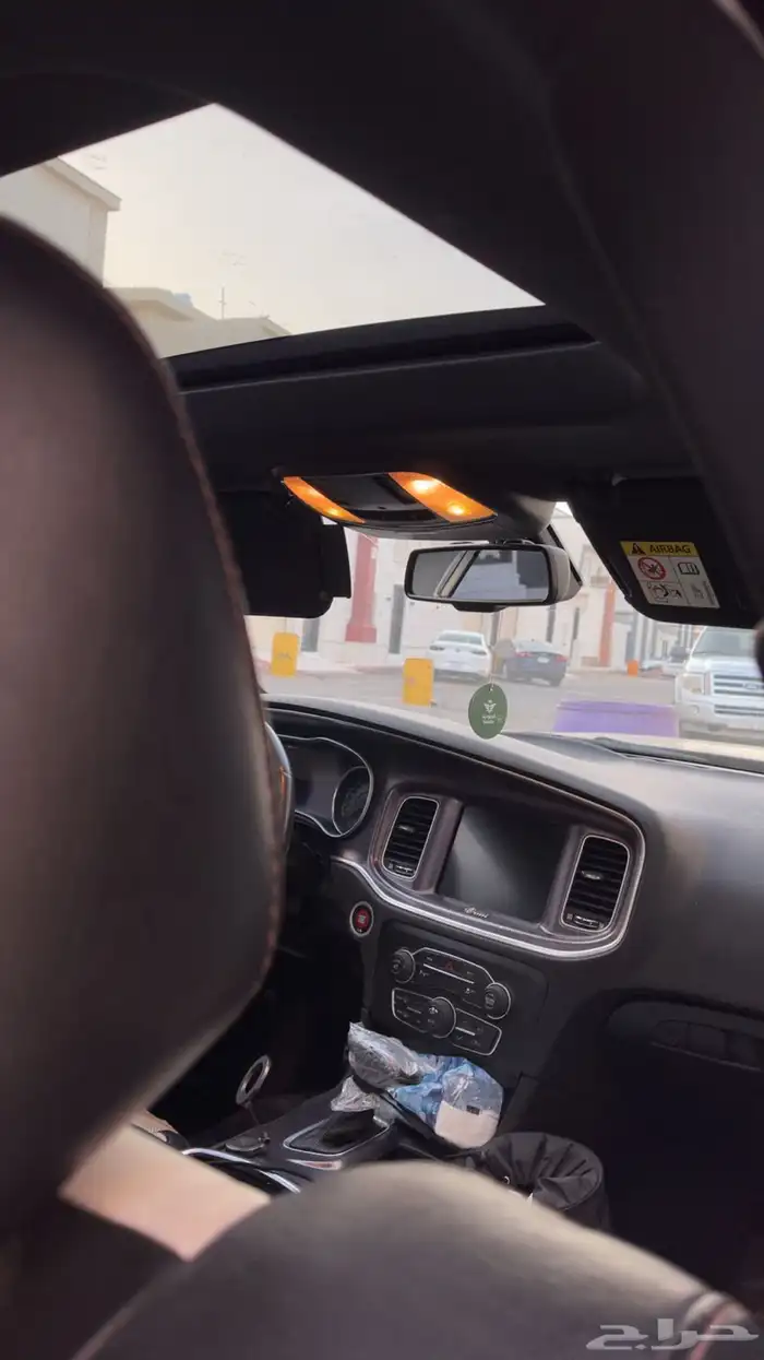 للبيع تشارجر 2016 6