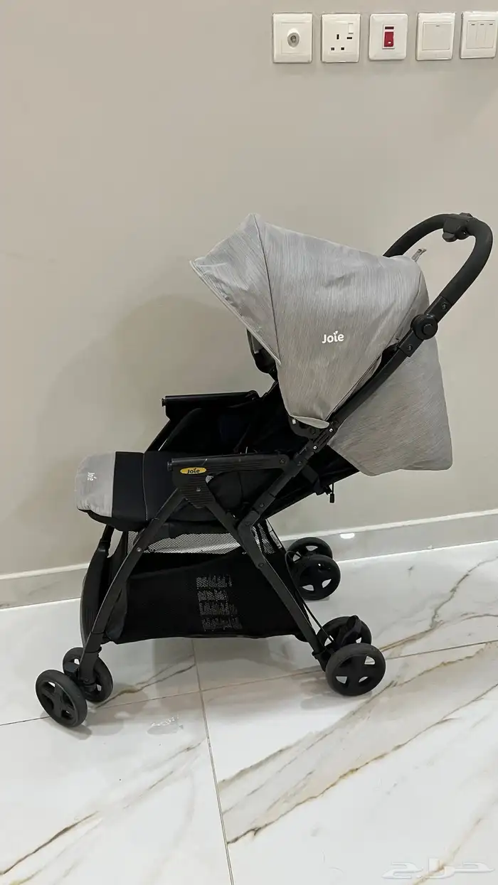 عربة اطفال ماركة جوي 0