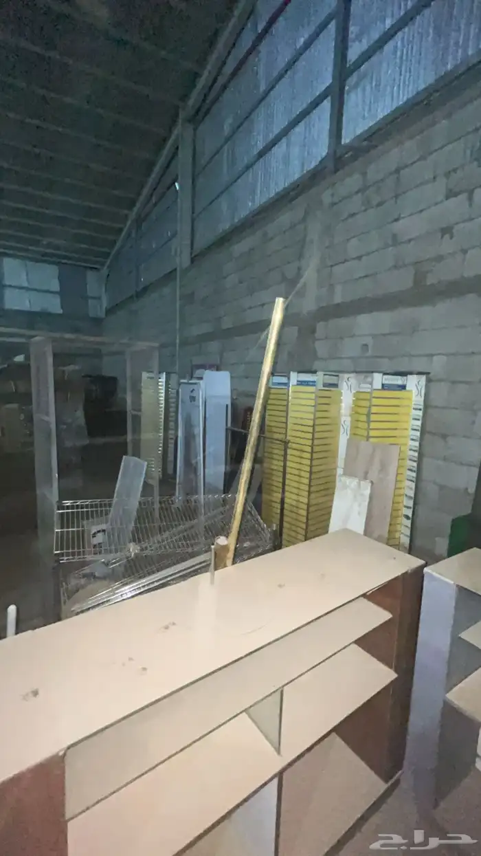 للبيع دواليب خشب للعرض واستندات عرض 5