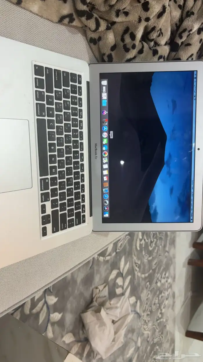 للبيع لابتوب MacBook نضيف 4