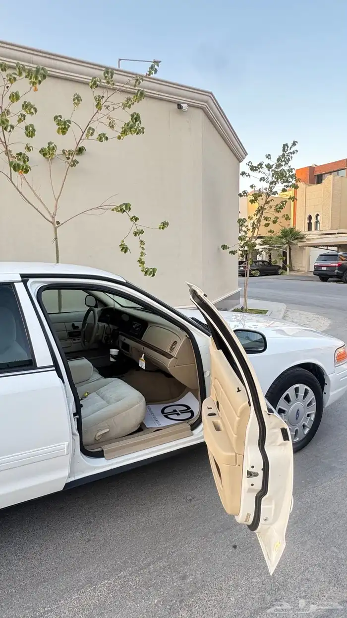 فورد فكتوريا بوليسي 2010 ماشي 97 الف 4