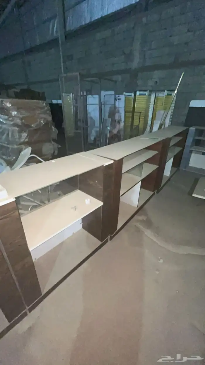 للبيع دواليب خشب للعرض واستندات عرض 1